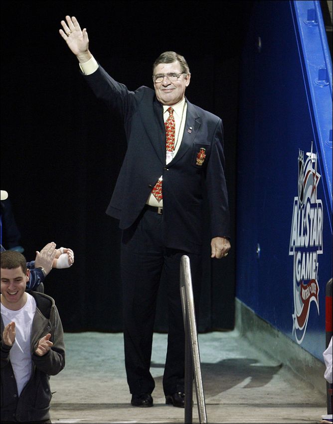 25 января 2009 года. Серж Савар - почетный гость на Матче Всех Звезд НХЛ.