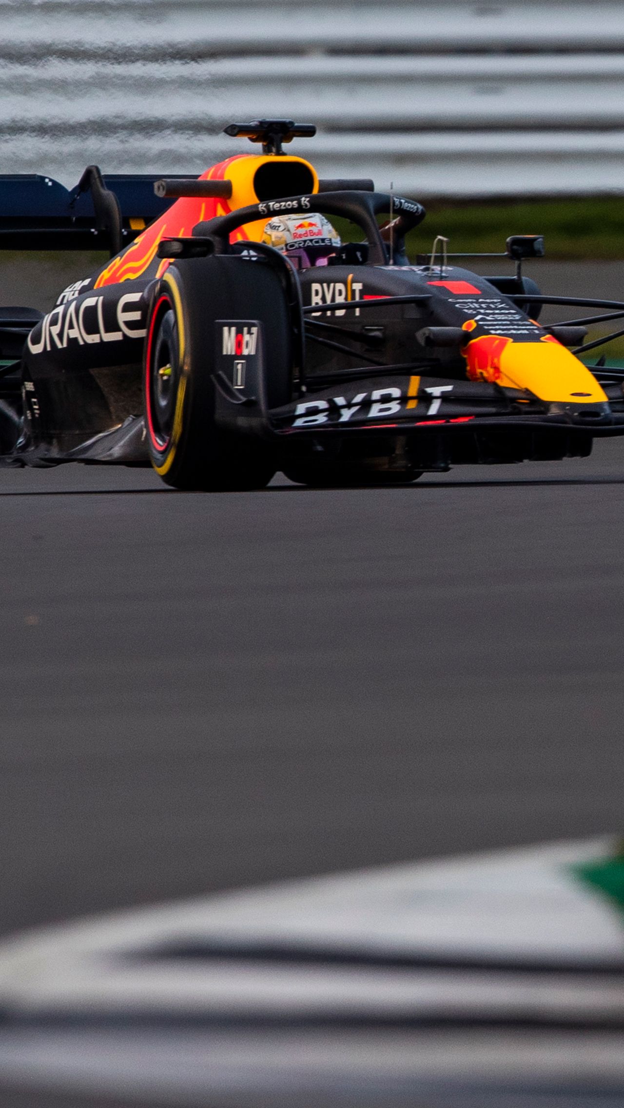 «Ред Булл» RB18