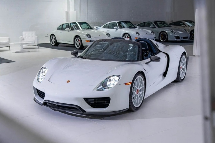 Porsche 918 Weissach Spyder 2015 года