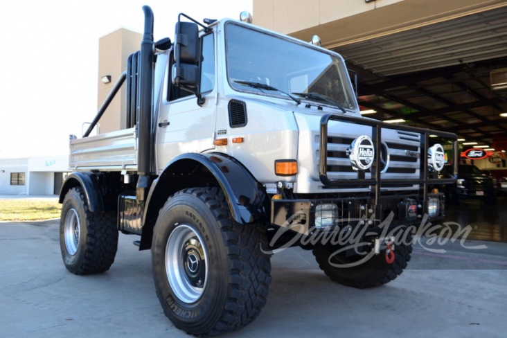 Mercedes-Benz Unimog U1300 SE Шварценеггера