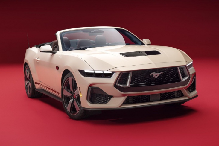 Ford Mustang к 60-летию модели