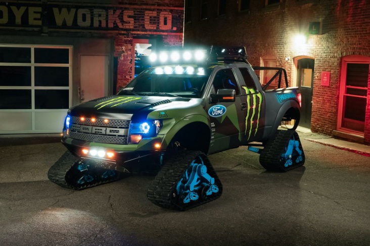 Ford F-150 RaptorTRAX